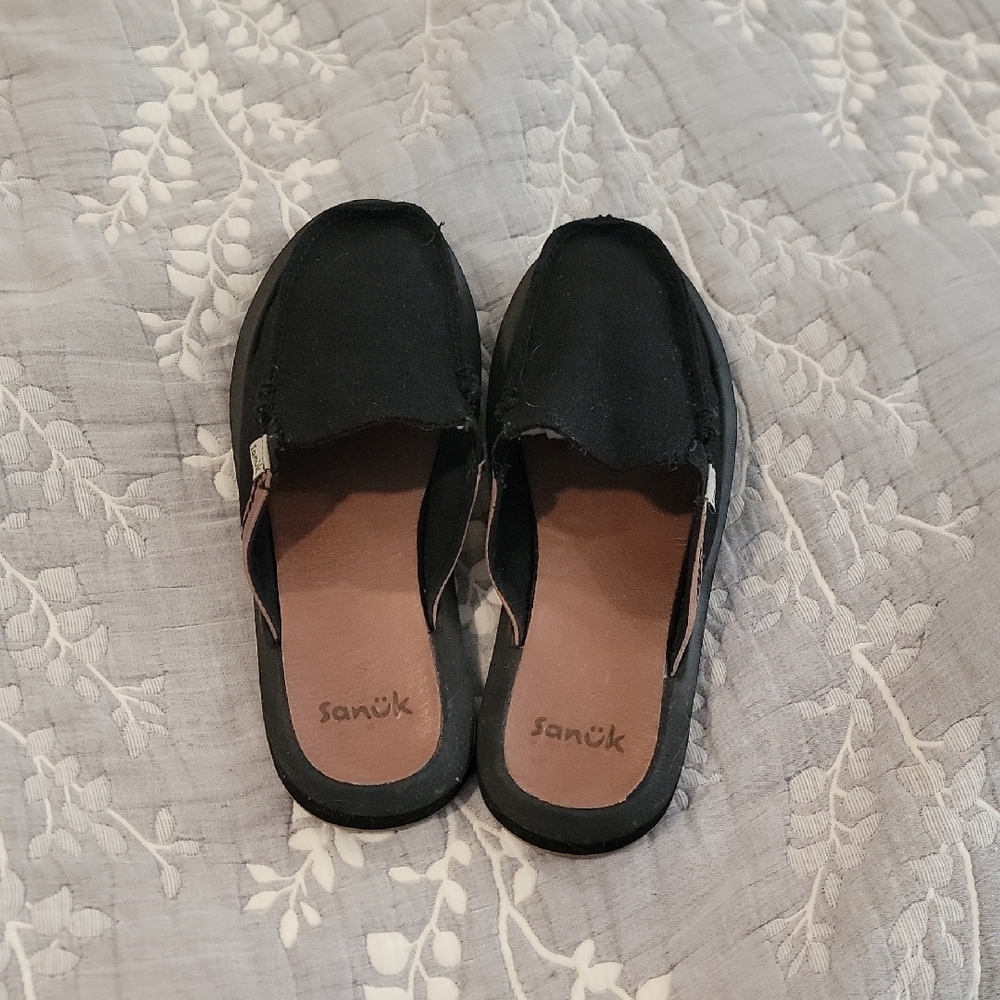 Sanuk Womens Black Canvas Slip-Ons - Picture 3 of 5
